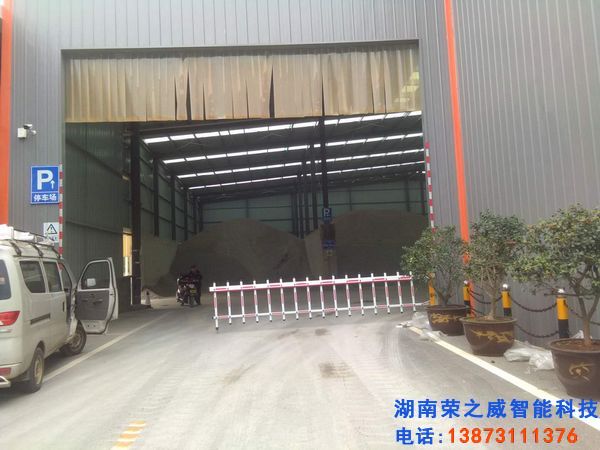 长沙伸缩门,长沙电动门,长沙电动伸缩门,长沙伸缩门,长沙电动伸缩门厂