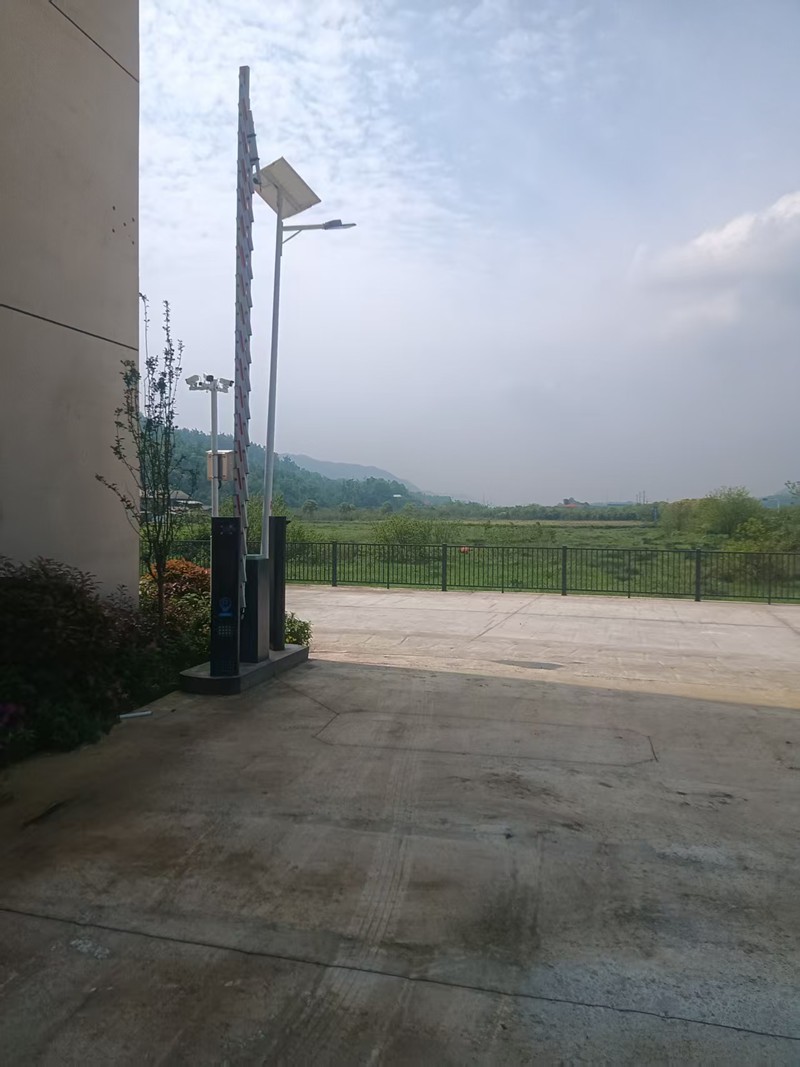 道闸基础施工-长沙电动门厂家-湖南荣之威