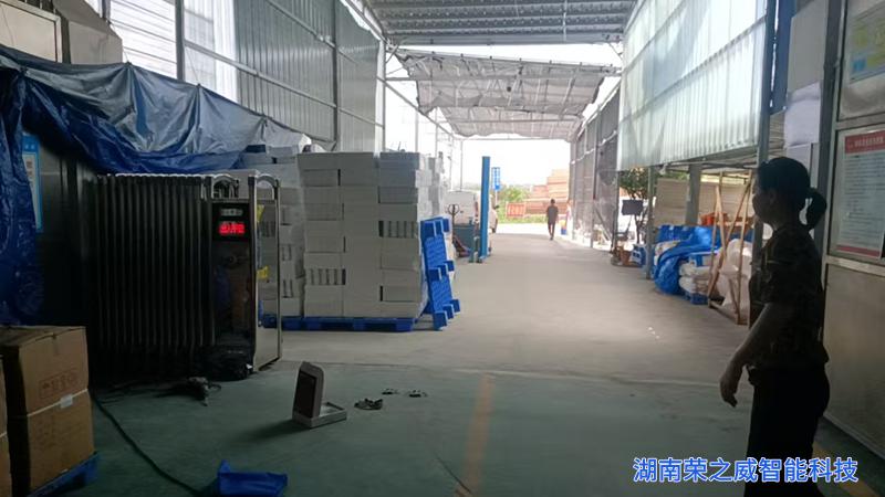 长沙电动伸缩门安装-望城新净界纸业-湖南荣之威